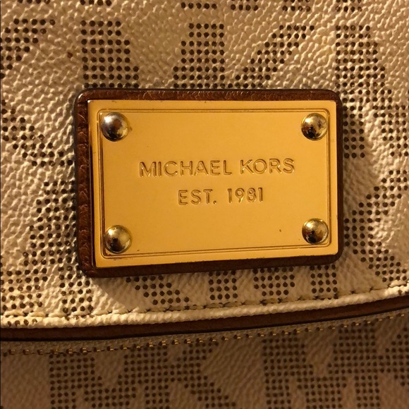 Authentic Michael Kors Crossbody Bag - Picture 6 of 8